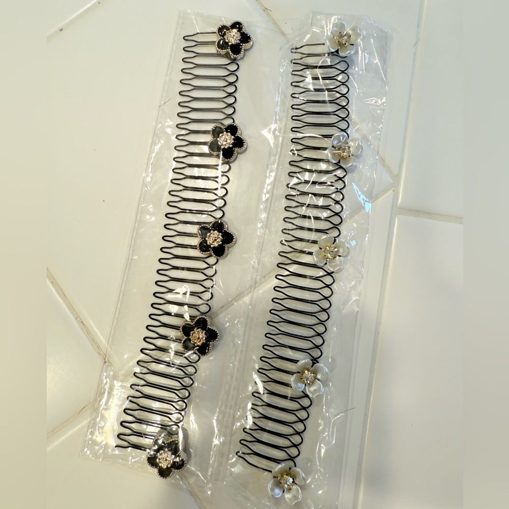 Floral Hair Comb Clips Set of 2 – Black & Pearl